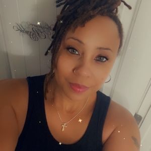 Meet your Posher, Devona